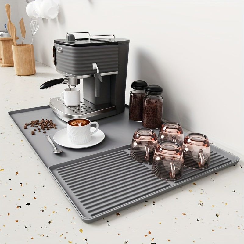 Funksjonell silikon kaffematte med hevede kanter; gjør kaffeområdet ryddig, sølfritt og beskyttet.
