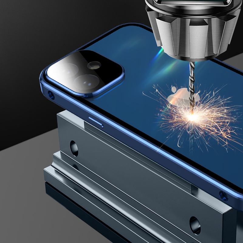 "Slitesterkt dobbeltsidig iPhone-deksel med metallfinish og eksplosjonssikkert glass for optimal beskyttelse og stil."