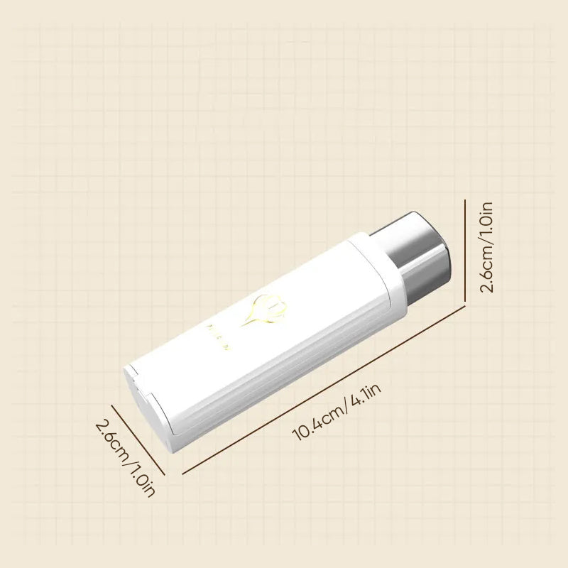 "Smart bærbar tanntråddispenser, kompakt for hygiene på farten, med plass til 8 tråder. Tilgjengelig i grønn, hvit, rosa."