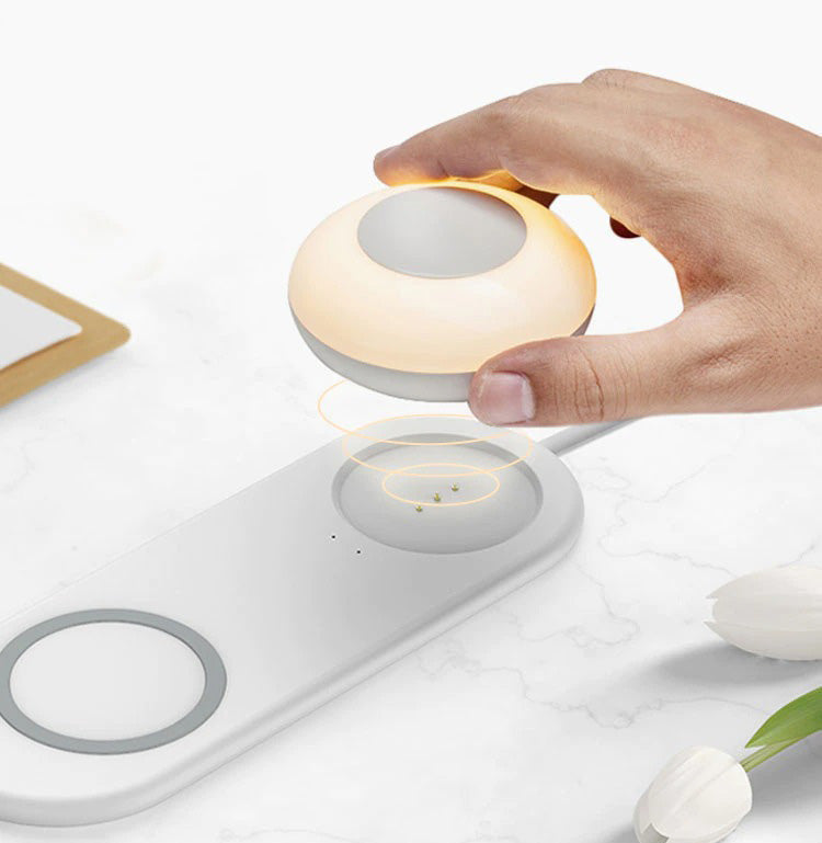 Smart trådløs LED-ladelampe med øyepleie, perfekt for nattbordet.