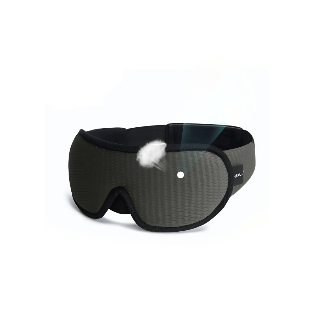 Sort trykkfri søvnmaske med ergonomisk design, som blokkerer 100 % lys for bedre søvnkomfort.