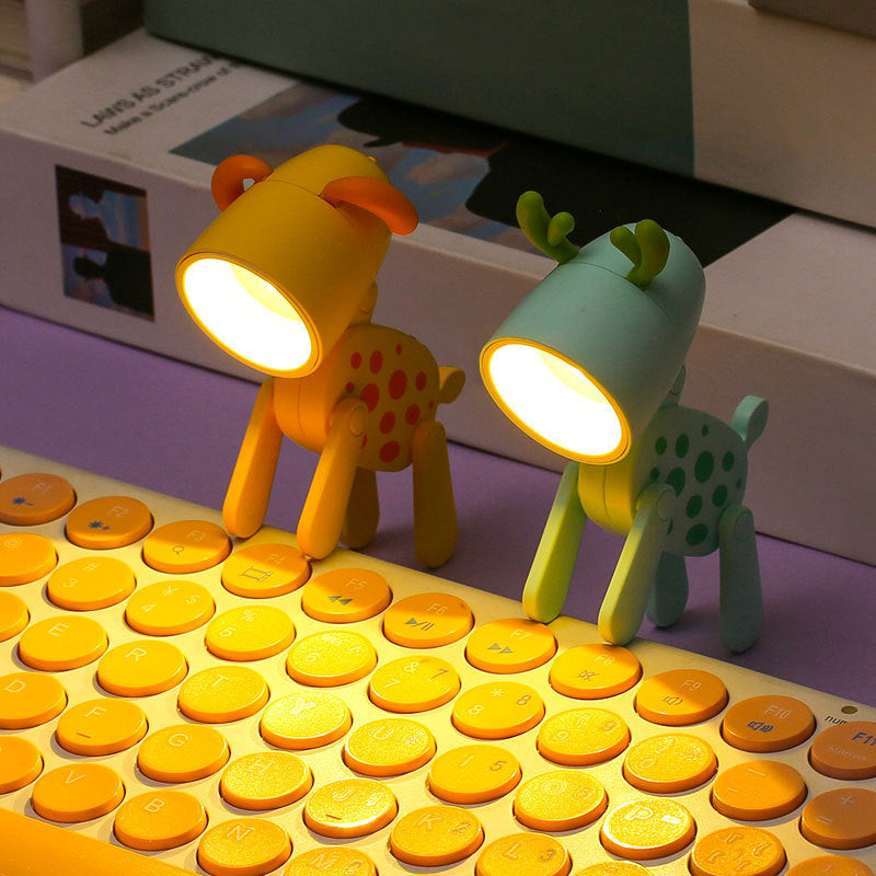 "Søt LED nattlampe med mykt, varmt lys og magnetisk base. Perfekt for barnas rom eller koselige kvelder."