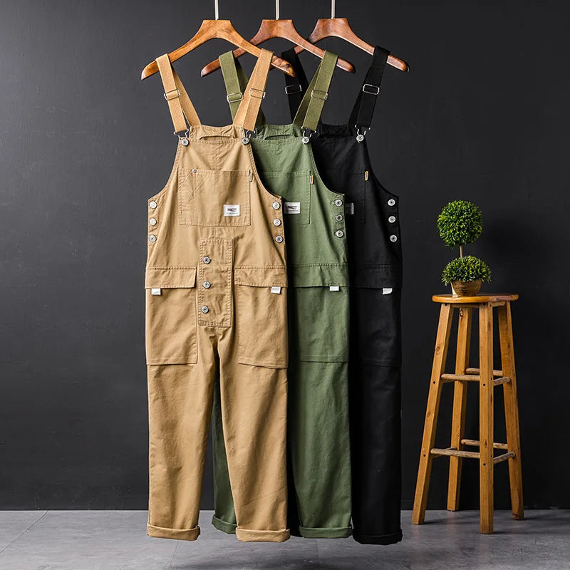 "Stilfull Ella jumpsuit med justerbare stropper, lommer, romslig passform; tilgjengelig i flere farger."