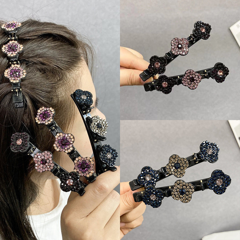 "Stilig hårklemme med tre blomster i grå, fargerik, champagne og lilla med glitrende rhinestones for elegant look."