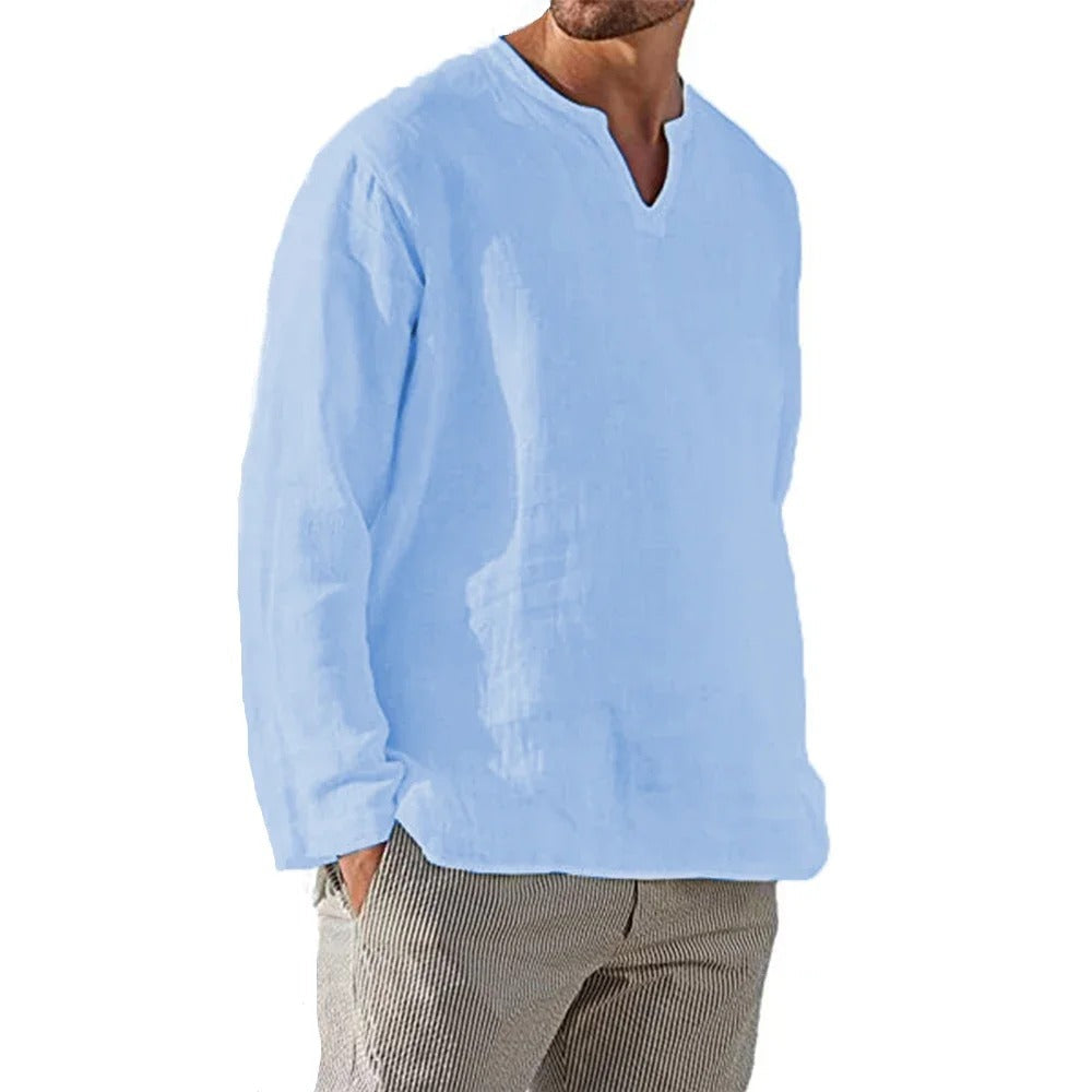 Allsidig herreskjorte med V-hals, langermet design for en avslappet, men stilig look i hverdagen.