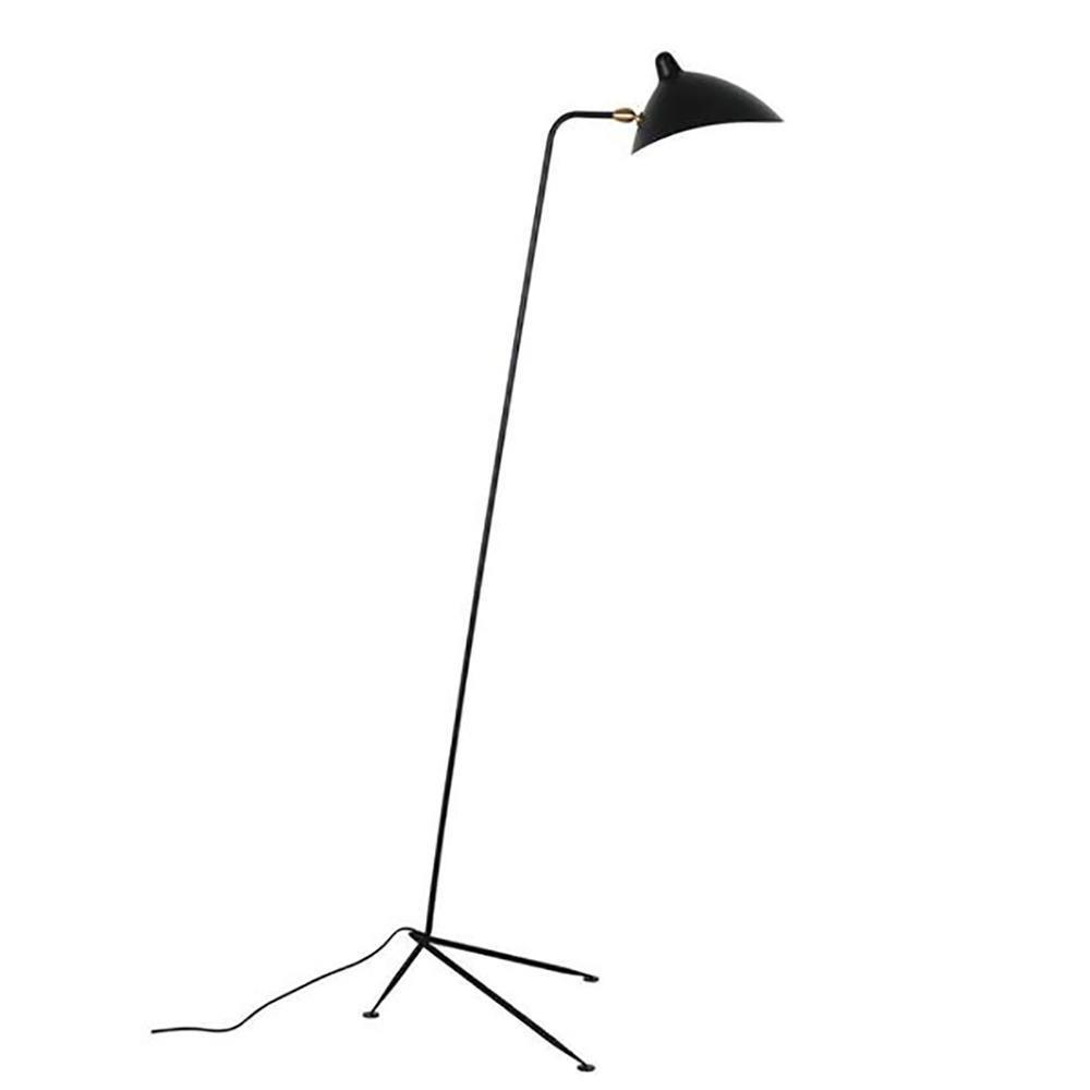 "Stilren svart gulvlampe med skulpturelle linjer og tre justerbare armer, ideell for moderne interiørdesign."