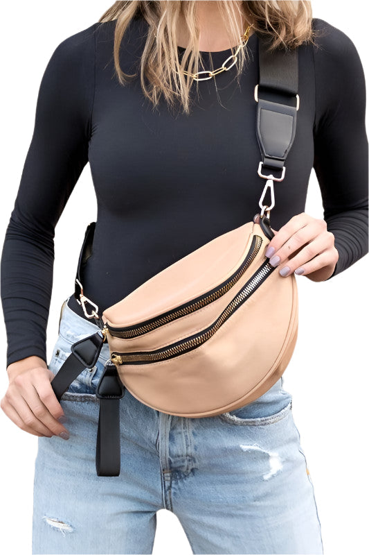 Svart dame crossbody veske med dobbel glidelås for organisert hverdag og moderne stil.