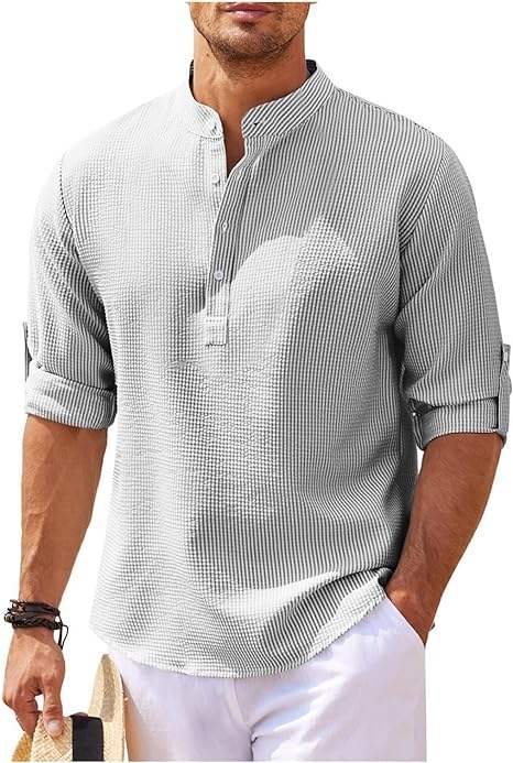 Svart casual Henley skjorte med lange ermer og rulleoppslag. Pustende design for en avslappet herrestil.