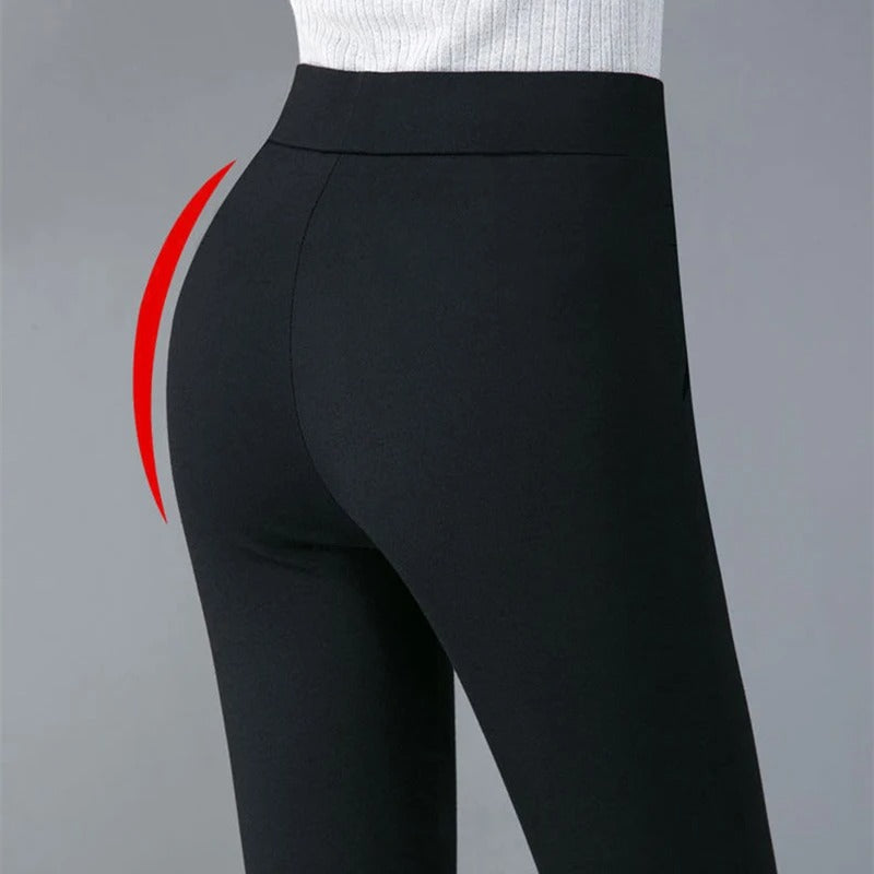 Dame bukser: Svarte Slim Fit Vinterbukser; smal passform for en trendy vinterstil.