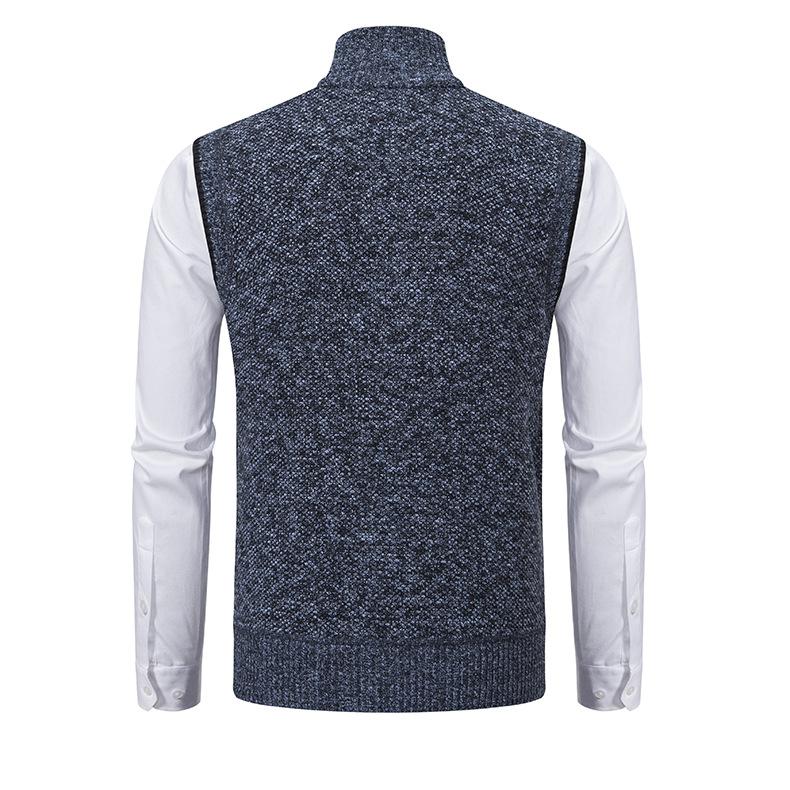 Klassisk casual herrevest i fleece. Allsidig for hverdagsbruk, utendørsaktiviteter & avslappede anledninger.