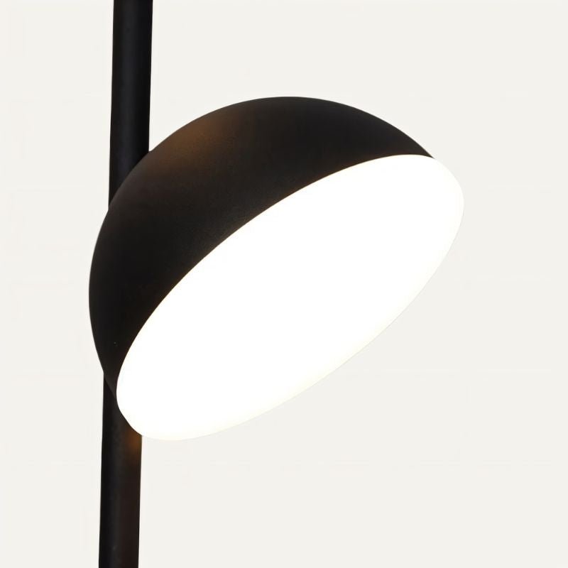 "Tiraha pendellampe, moderne lineær design, justerbar belysning, aluminium og akryl, elegant for stueinteriør."