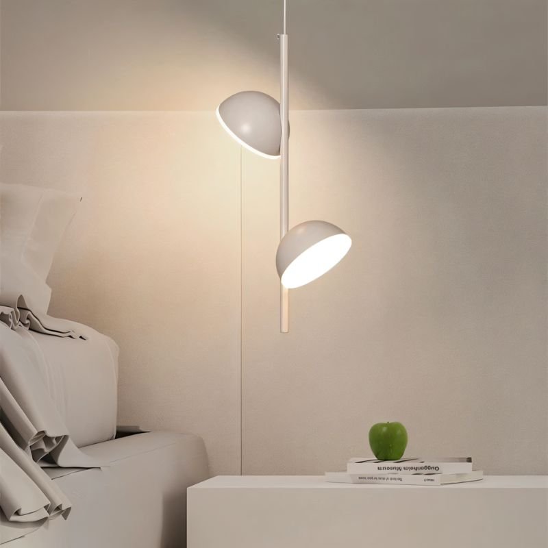 "Tiraha pendellampe, moderne lineær design, justerbar belysning, aluminium og akryl, elegant for stueinteriør."