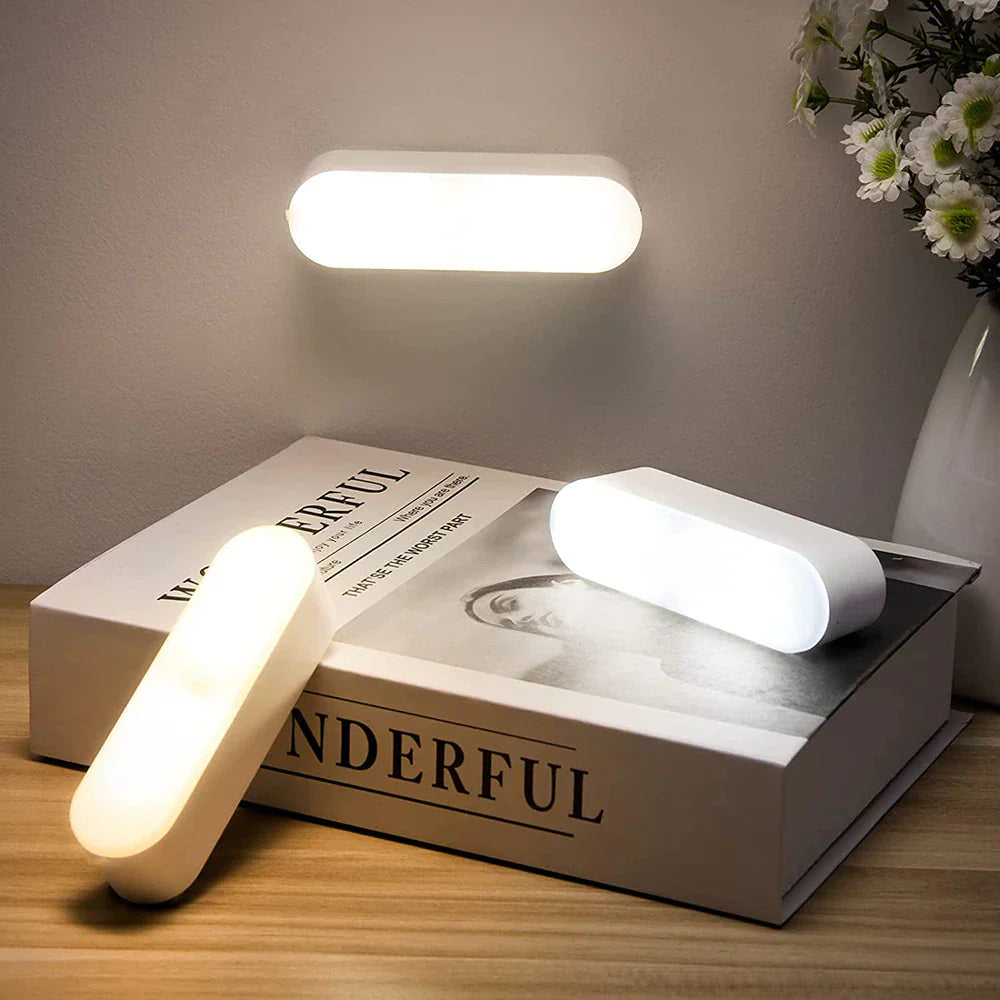 Moderne trådløs LED-lampe til vegg, med bevegelsessensor for enkel orientering