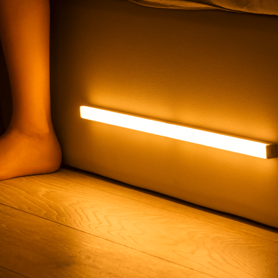 Moderne trådløst LED-lys med intelligent bevegelsessensor for automatisk og effektiv interiørbelysning.