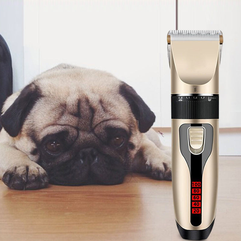 "Trådløs kjæledyrtrimmer med lav støy og keramiske blader for sikker trimming, ergonomisk og stilrent design i bruk."