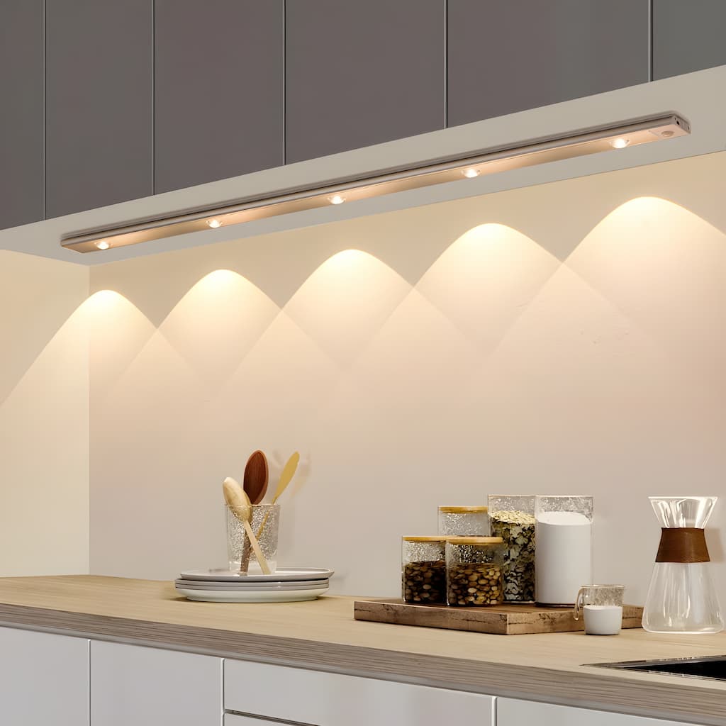 Trådløs Norvo lampe på vegg, lysfarge justerbar (3000K-6000K), ideell for rom med bevegelsessensor-aktivert belysning.