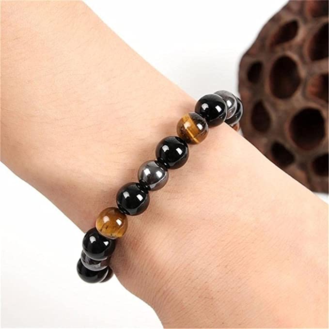 Åndelig armbånd av natursteiner for beskyttelse, energi og balanse; tigerøye, obsidian, hematitt.