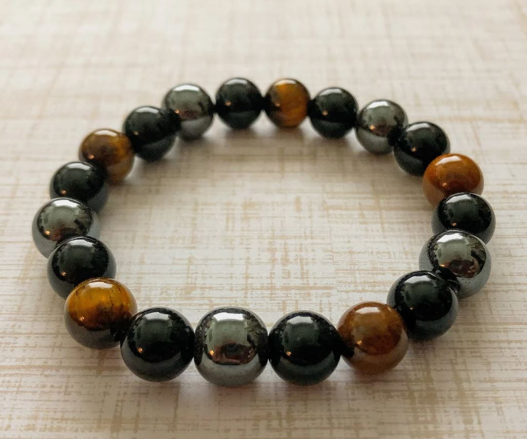 Unisex gaveidé: Beskyttelsesarmbånd med tigerøye, obsidian og hematitt for balanse og styrke.