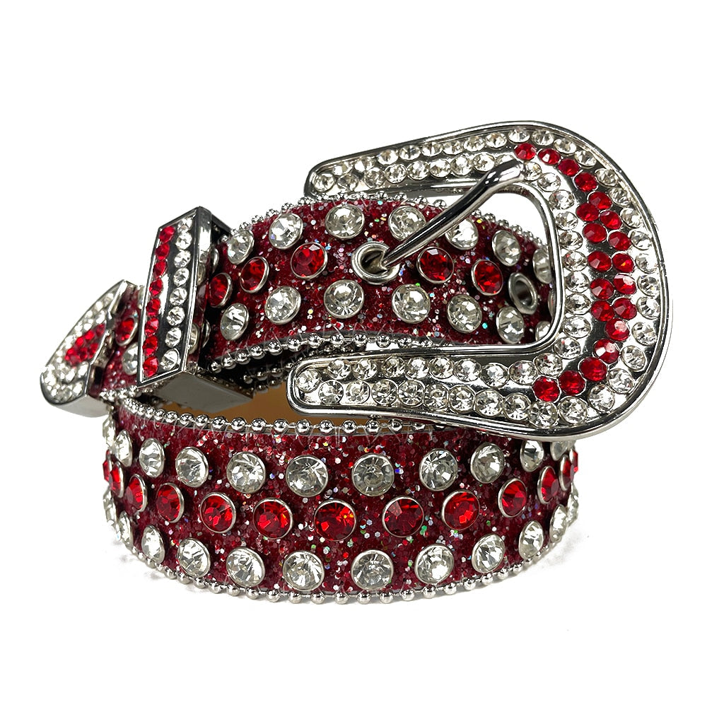 Elegant diamantbelte med skinnende rhinestones, et iøynefallende tilbehør til antrekket.