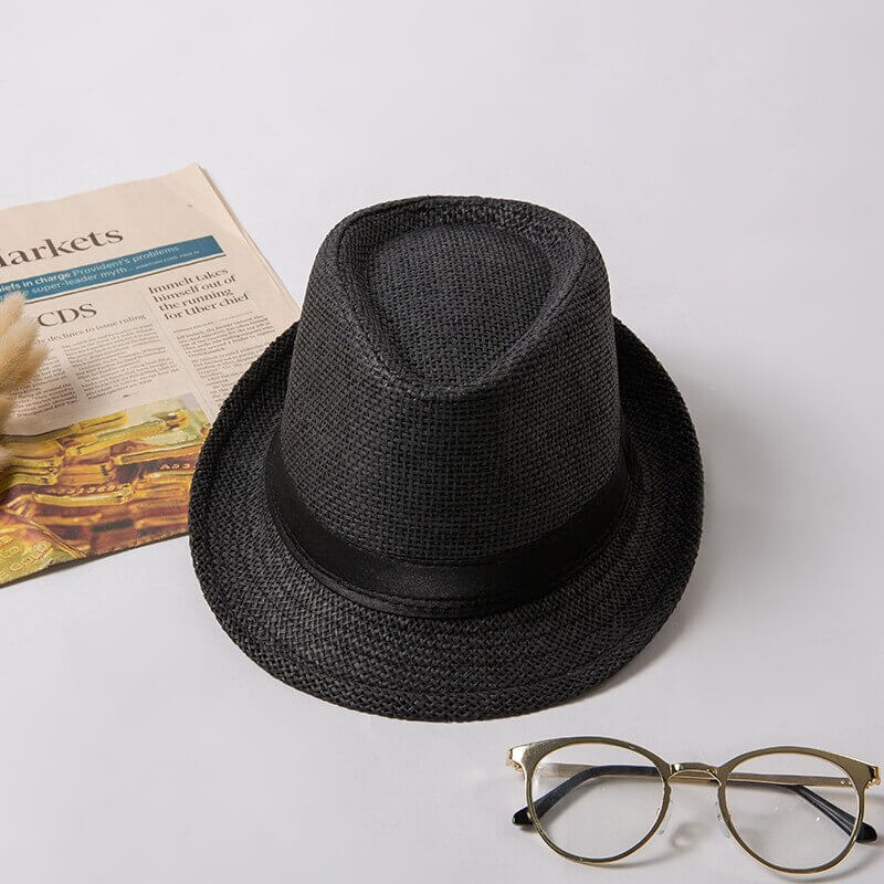 Bakside av unisex halmhatt, en tidløs fedora/panamahatt for sommergarderoben.