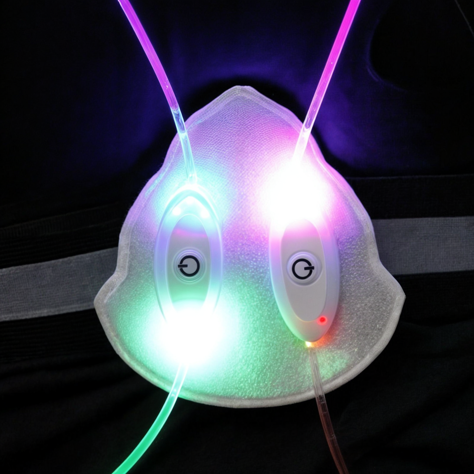Komfortabel og justerbar LED refleksvest, perfekt for løping, sykling og nattaktiviteter; unisex design.