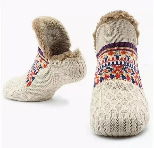 Brettet par plysj hussokker, klare til bruk for varme føtter og koselig hjemmetid. Komfortabel unisex.