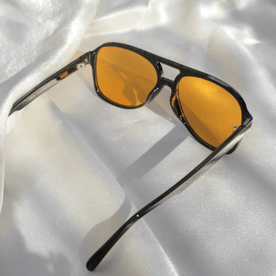 Retro pilotbriller, unisex, oransje/brune glass i matt svart ramme for solbeskyttelse UV400.