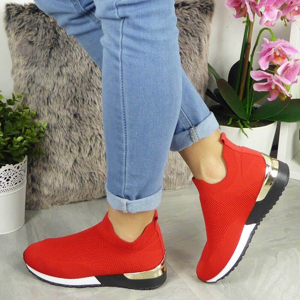 Enkel og elegant unisex slip-on sko i pustende design, ypperlig som hverdagssko med fotstøtte.