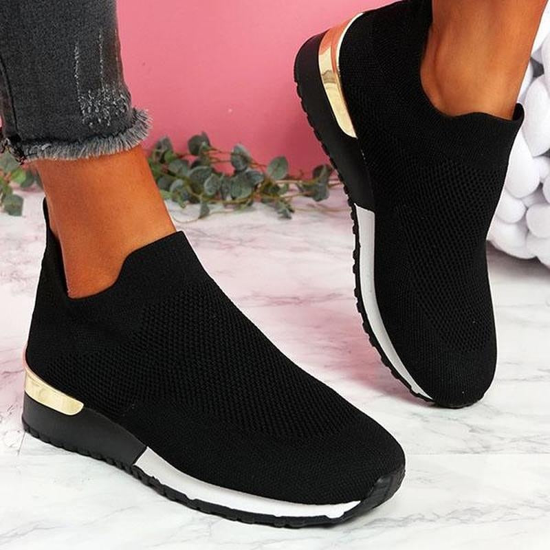 Ortopediske slip-on sko for alle, med pustende materiale for varige komfort og stil.