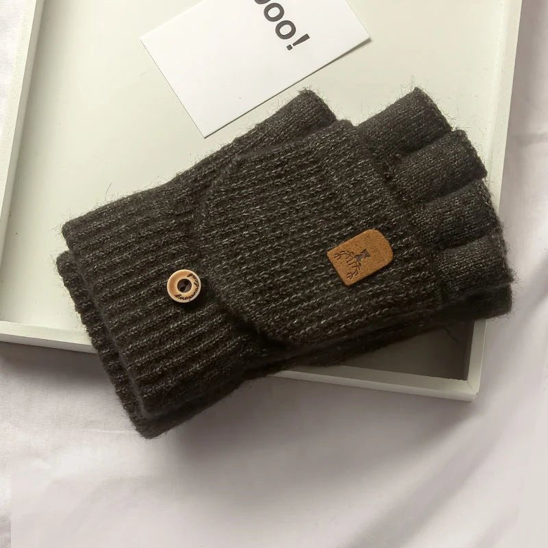 Varme, komfortable halvfingerhansker i strikk, unisex design med berøringsskjerm. Perfekt for friluftsliv.