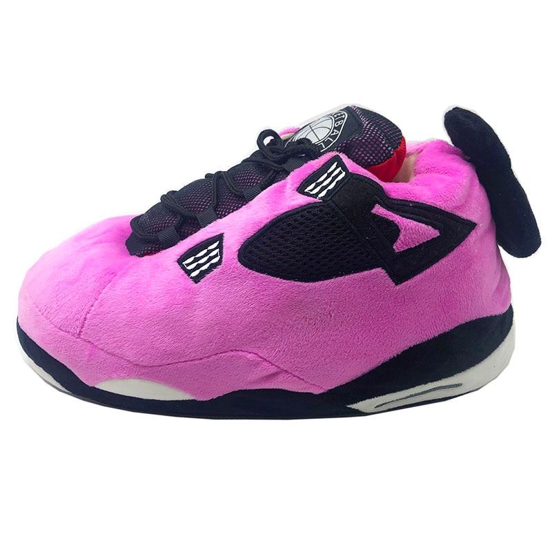 Myke og koselige tøfler i sneakerstil, en perfekt gave for hjemmekos og avslapning.