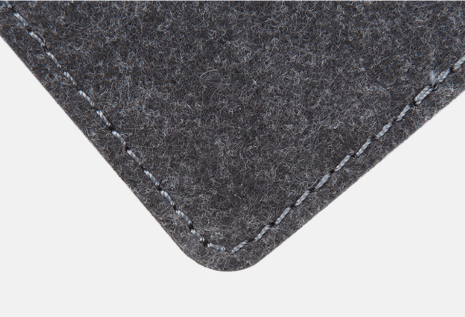 Svart utvidet spillmusematte; perfekt for gaming oppsett eller et ryddig kontorbord.