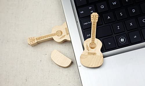 USB-minnepinne i tre formet som en gitar, perfekt gadget for musikkentusiaster