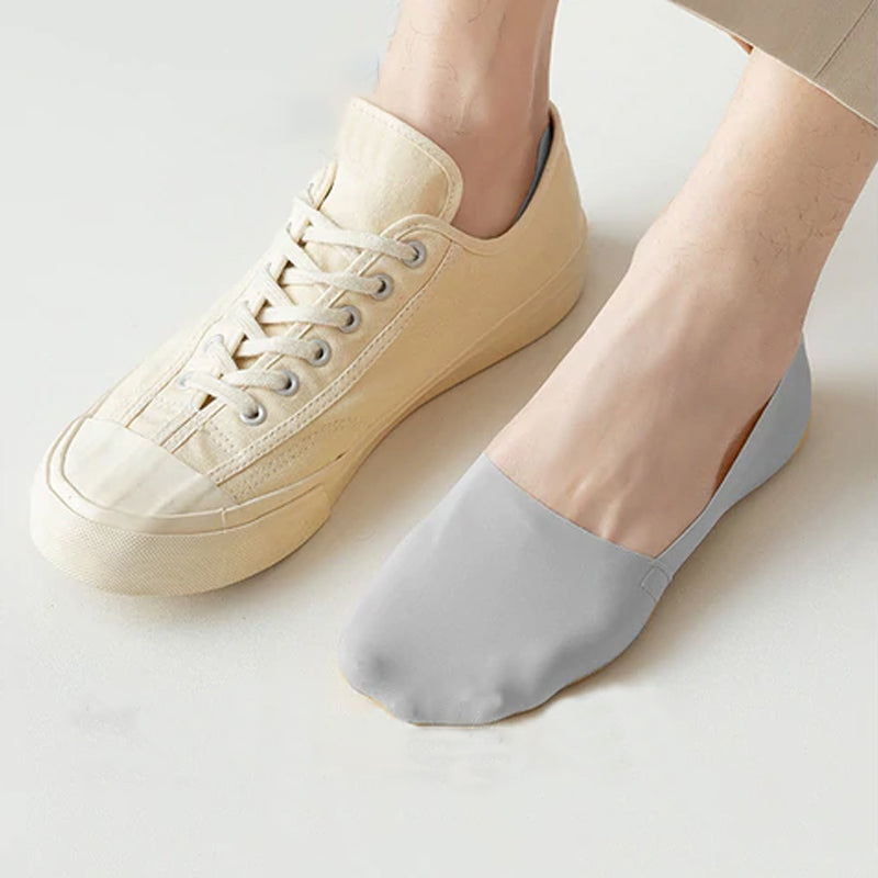 "Usynlige antiskli sokker for kvinner, svart, elegant design, pustende materiale, perfekte for pumps og joggesko."