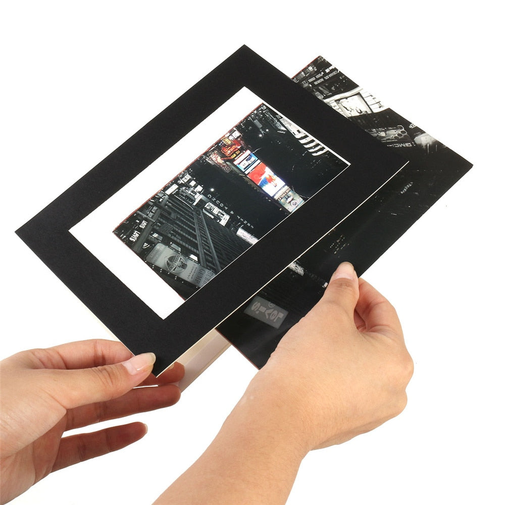Bakside av uttakbar fotoramme, viser enkel montering og fleksibilitet, interiørdesign