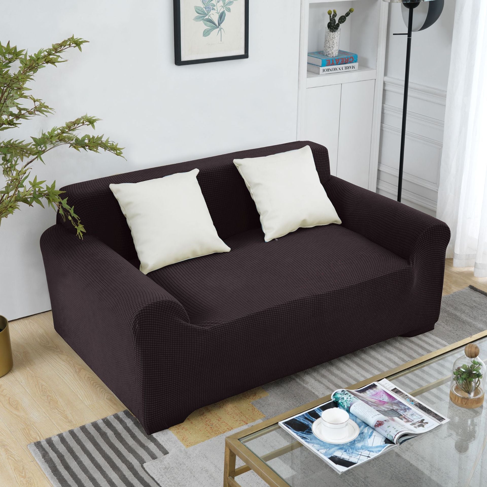Vanntett sofatrekk i grå jacquard beskytter sofaen mot søl og flekker, perfekt for barne- og kjæledyrvennlige hjem.