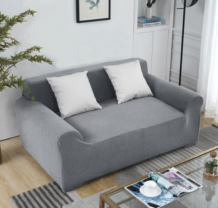 Kjæledyrvennlig vanntett sofatrekk i stilig design. Beskytter møbler mot riper, hår og smuss fra dyr.