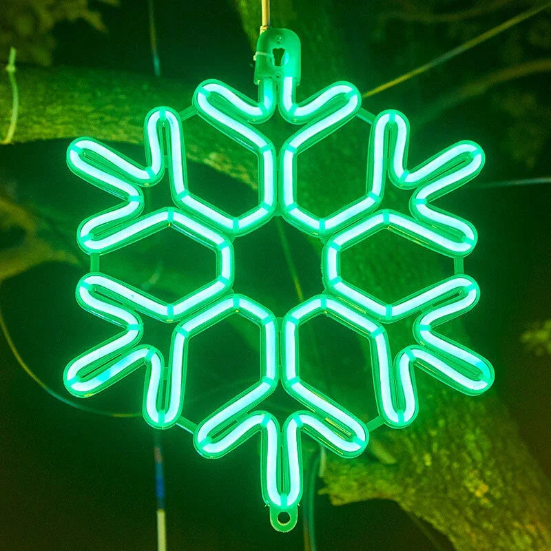 Vanntett utendørs LED-snøfnugglys med glødende snøfnugg i fall, IP65, flere farger, perfekt for juledekorasjon.
