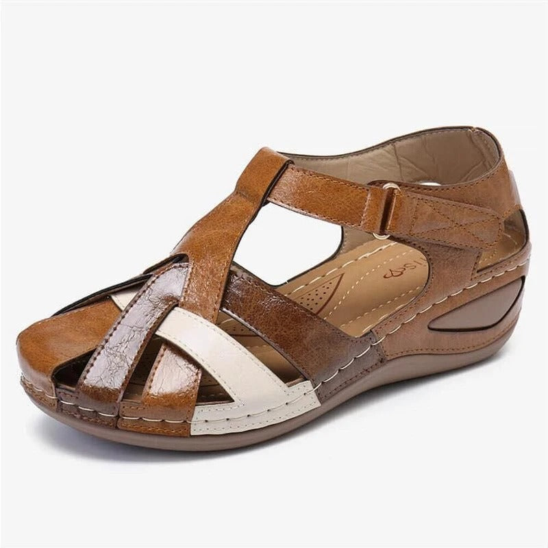 Vanntette slip-on sandaler for kvinner, komfortable sommersko ideelle for strand og fritid, lett og praktisk fottøy.