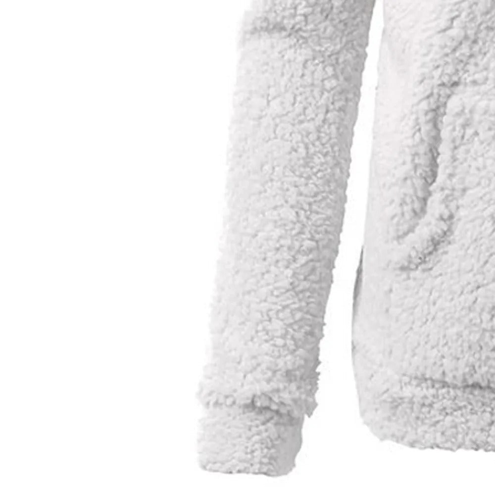 Behagelig vinterfleecejakke i beige for kvinner, med hette og glidelås, perfekt fritidsjakke.