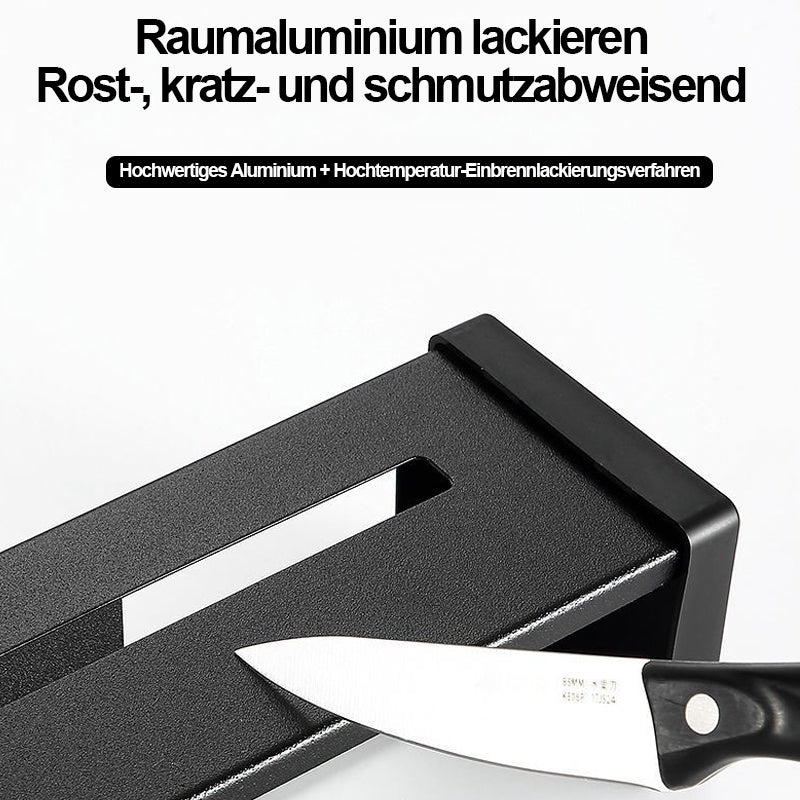 Moderne veggmontert knivholder. Effektiv kjøkkenorganisering og stilren oppbevaring av kniver.