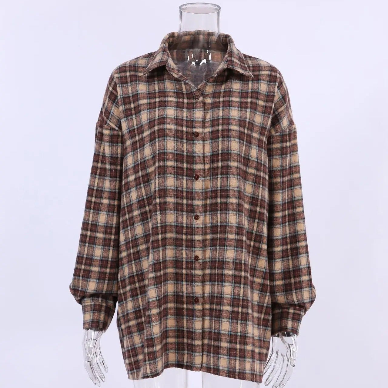Elegant rutete damebluse med lange ermer. Perfekt vintage skjorte for hverdagsklær.