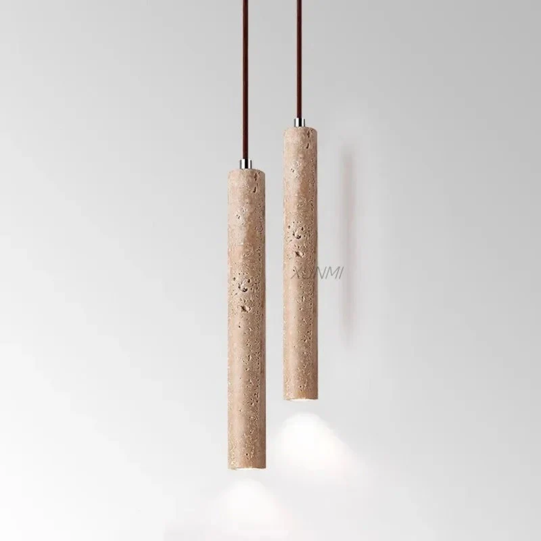 Elegant LED-lysekrone med energibesparende varmt lys. Moderne minimalistisk design perfekt for stue.