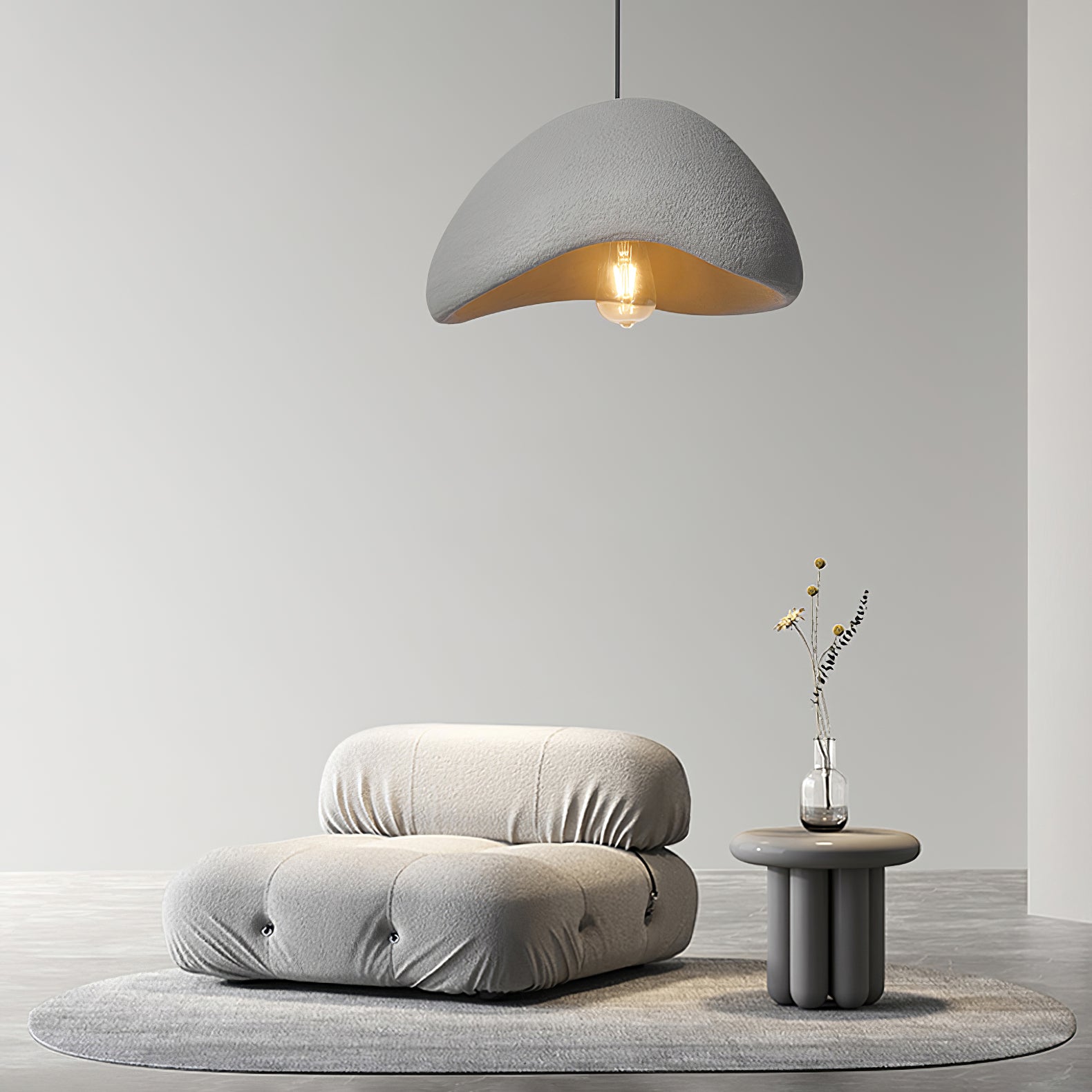 Naturlig Wabi-Sabi belysning som fremhever rommets ro, perfekt som taklampe i spisestuen.