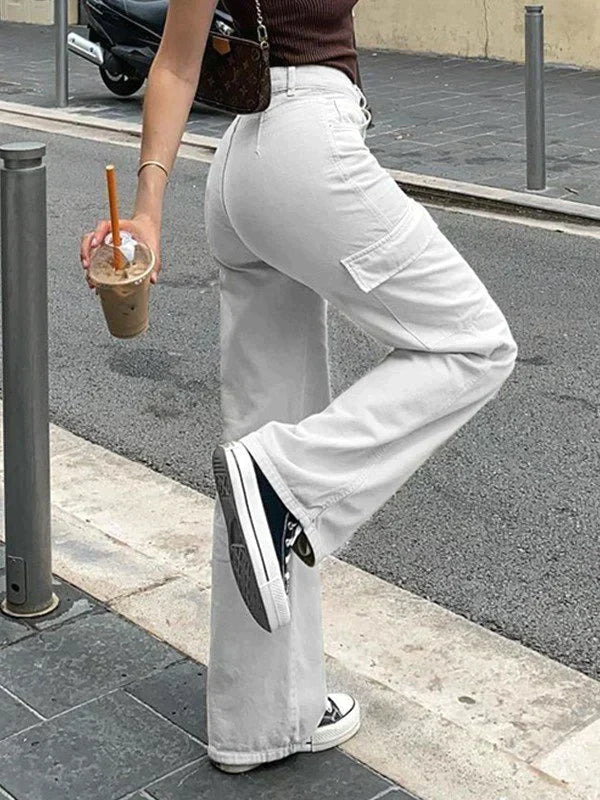 Hanna's Cargo Pants in Straight Line