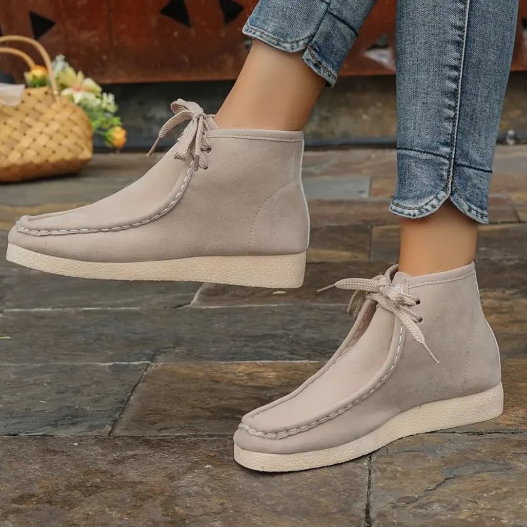 Maja - Comfortable ankle boots with lacing for women