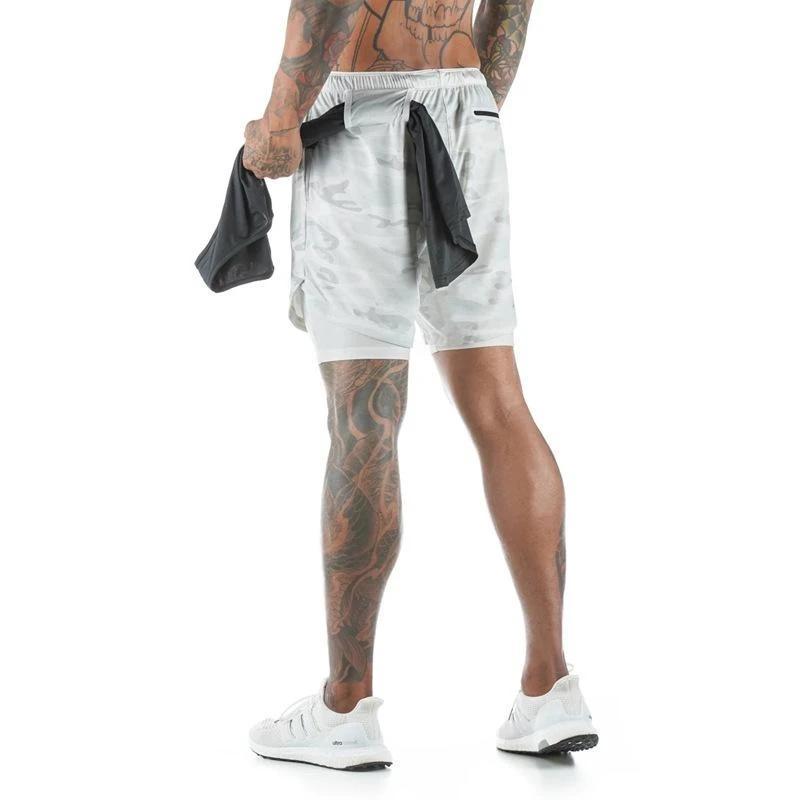 2-i-1 shorts for menn, grå kamuflasje, reflekterende lommer, høy synlighet, pustende mesh liner.