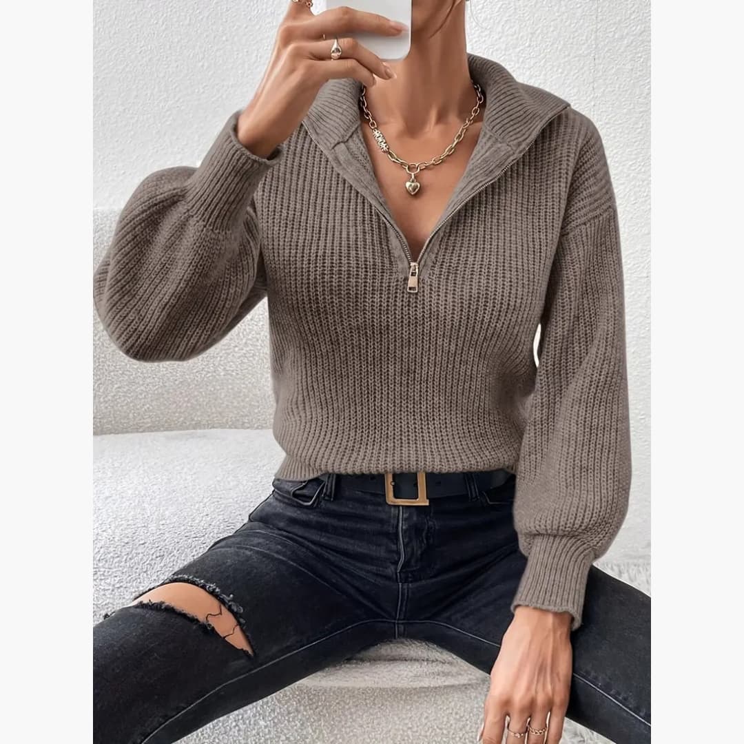 Gwen - Stylish sweater with V-neck and zipper for women