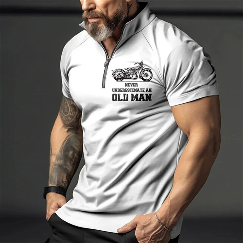 3D-printet herrepolo med motorsykkelmotiv. Oversized passform og glidelås, unikt design for streetwear.