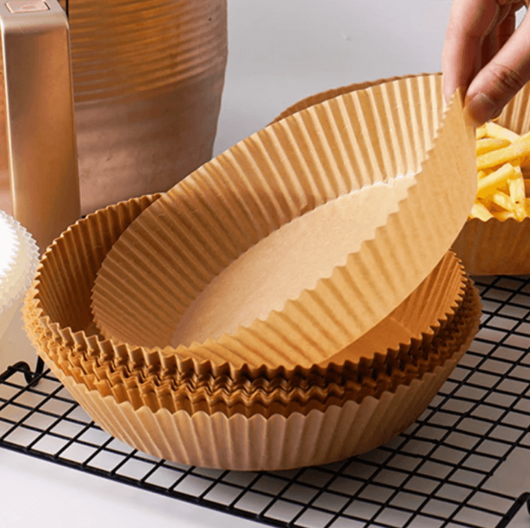 Engangspapirfôr for airfryer, 50 stk. i brunt, eliminerer matsøl
